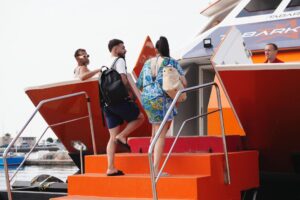 Historias que nacieron en el mar: parejas, amistades y locuras vividas en Tabarkeras