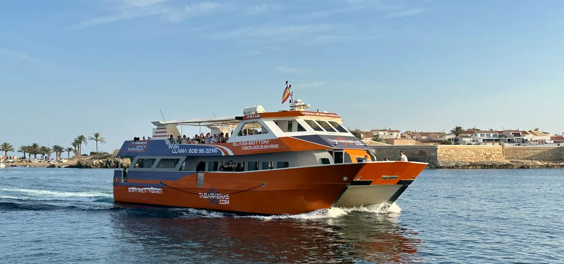 Katamaran Tabarkeras Segeln zwischen Santa Pola und die Insel von Tabarca